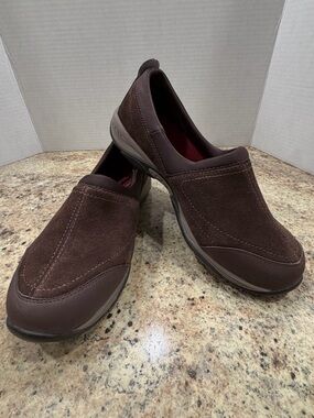 Easy Spirit Explorer Women’s  Slip-On Casual Shoes in Dark Brown Size 8.5 WIDE